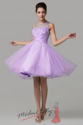 Krátké plesové šaty v levandulové barvě
